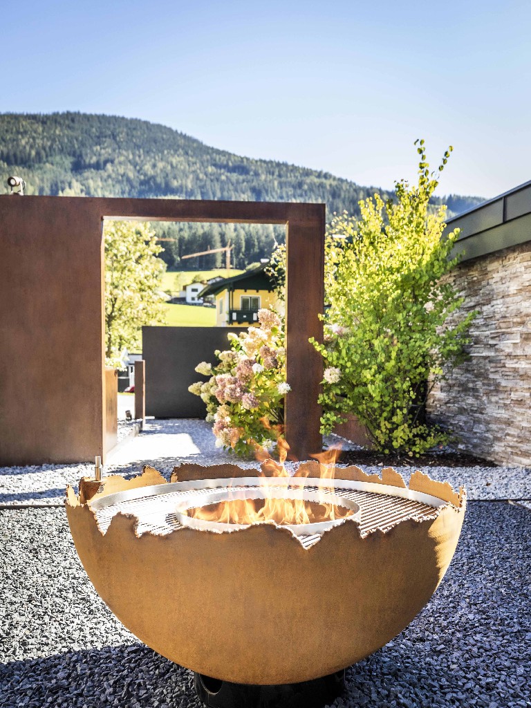 grillschale aus cortenstahl Terrasse